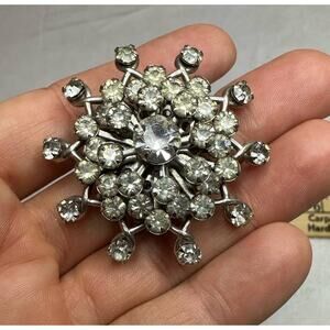 Vintage Prong Set Brooch Pin Sparkling White / Clear Rhinestone Silver Tone